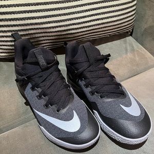 NEW Black & Gray Nike Zoom Size 11.5
